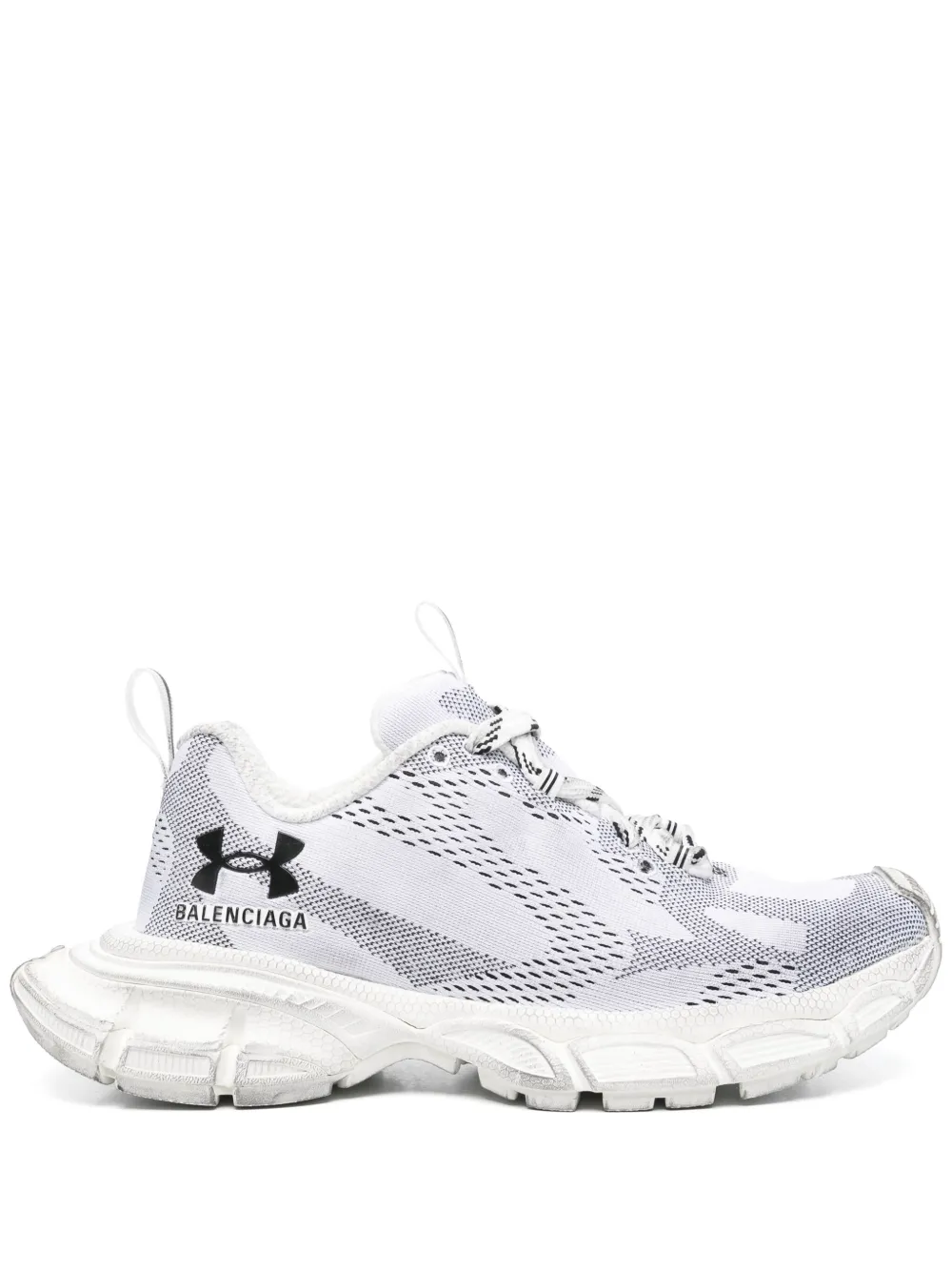 x Under Armour 3XL sneakers